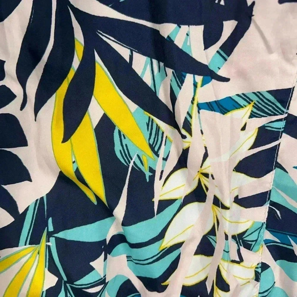 Women’s Old Navy Active Go Dry Athletic Shorts Size XL - Picture 2 of 4